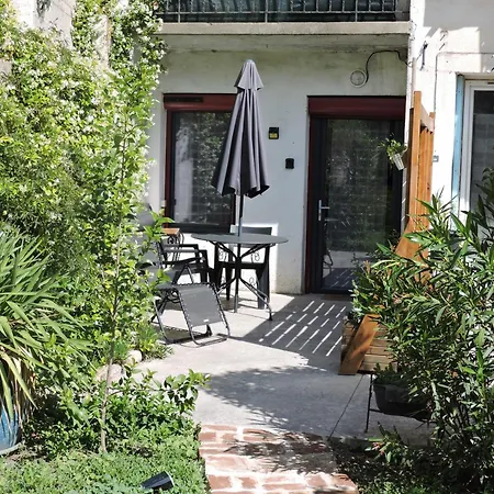 Arum Apartment